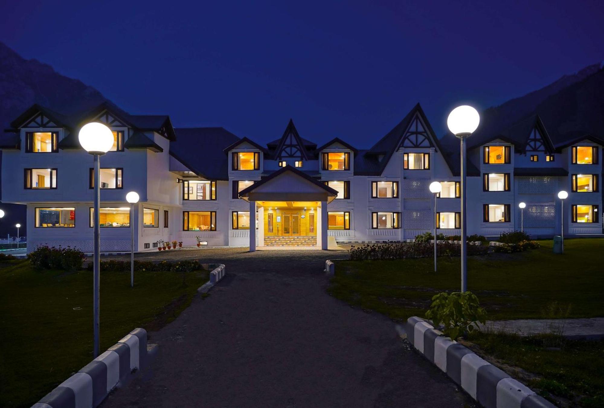 Country Inn Suites By Radisson Sonamarg Exterior photo